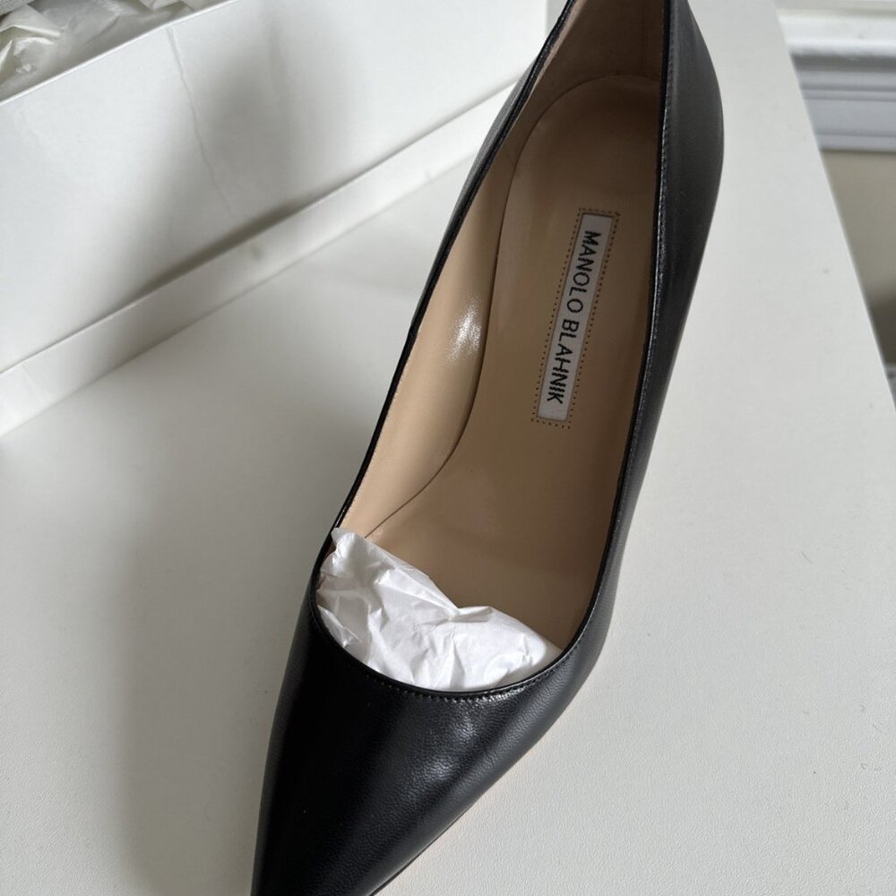 Manolo Blahnik BB Pointed Toe Pump 90 - Picture 3 of 10